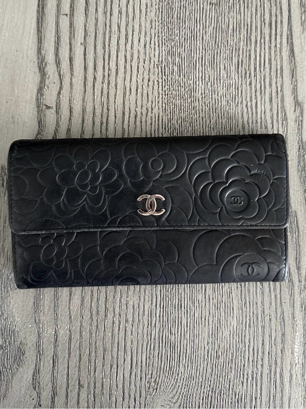 CHANEL Black Camellia-Embossed Quilted Leather Wallet with Silver CC